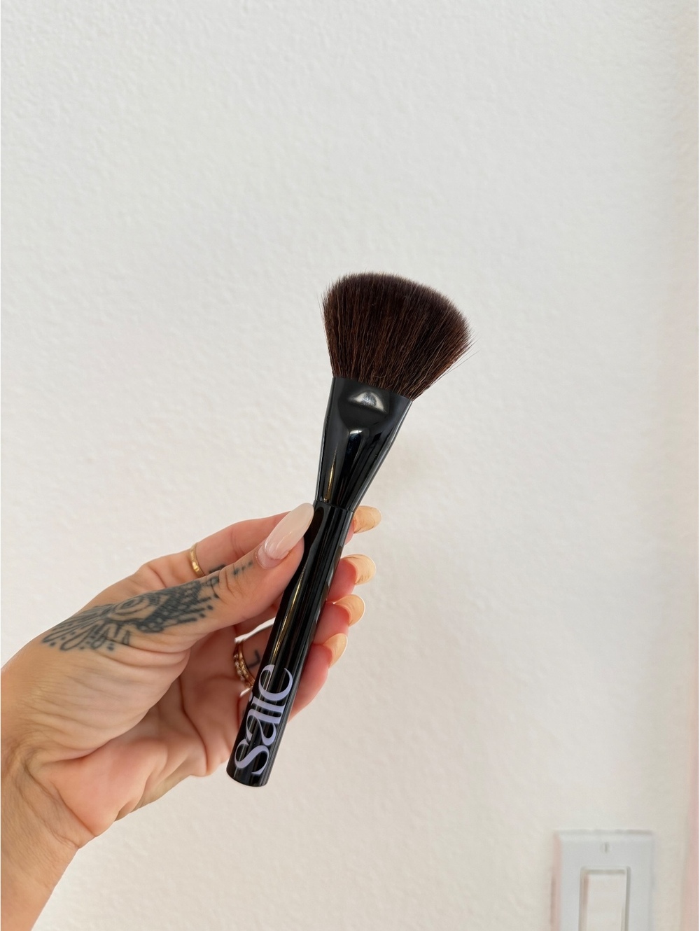 Saie the powder blush brush